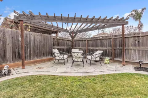 Exterior - 2993 Essie Pl, Modesto, CA 95355 photo 6 of 9