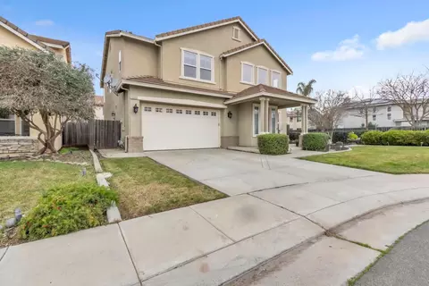 Exterior - 2993 Essie Pl, Modesto, CA 95355 photo 2 of 9