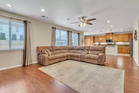 Living - 2993 Essie Pl, Modesto, CA 95355 photo 2 of 3
