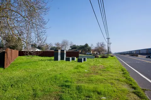 2310 Main St, Escalon, CA 95320 photo 4