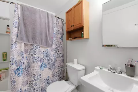 Bath - 120 Westgate Dr, Williams, CA 95987 photo 1 of 2