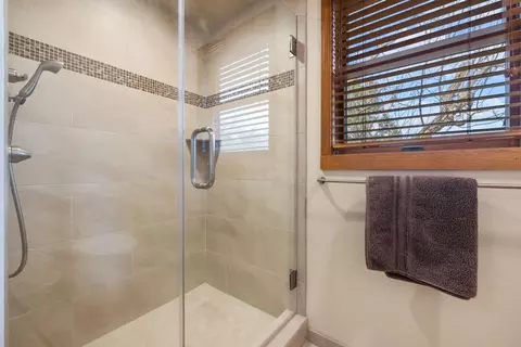 Bath - 19909 E Comstock Rd, Linden, CA 95236 photo 5 of 5