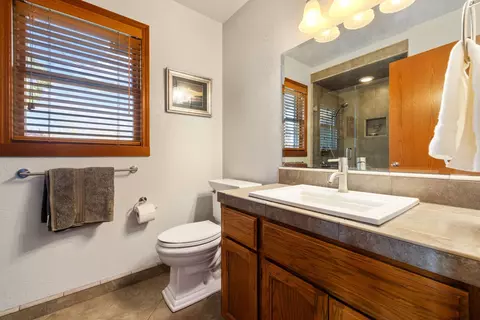Bath - 19909 E Comstock Rd, Linden, CA 95236 photo 1 of 5