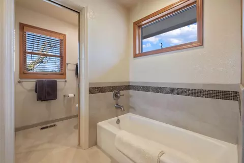 Bath - 19909 E Comstock Rd, Linden, CA 95236 photo 4 of 5