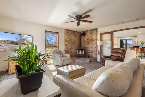 Living - 19909 E Comstock Rd, Linden, CA 95236 photo 2 of 3