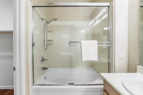 Bath - 690 Claridad Loop, Milpitas, CA 95035 photo 2 of 3