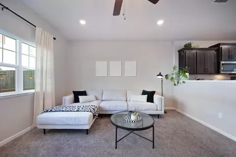 Living - 3819 Anders Way, Rocklin, CA 95677 photo 4 of 4