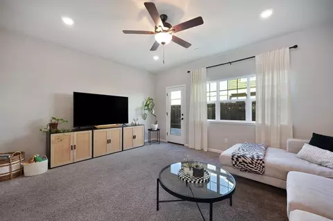 Living - 3819 Anders Way, Rocklin, CA 95677 photo 2 of 4