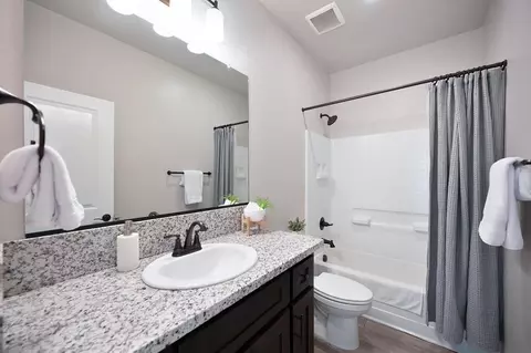 Bath - 3819 Anders Way, Rocklin, CA 95677 photo 3 of 3