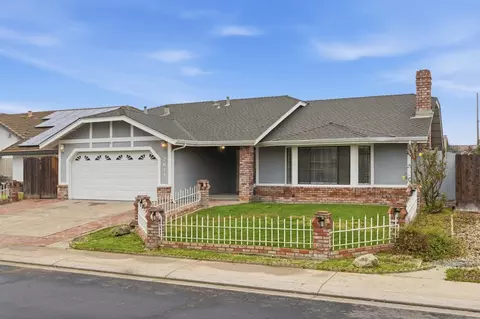 Exterior - 2613 Mill Oak Dr, Modesto, CA 95355 photo 4 of 6