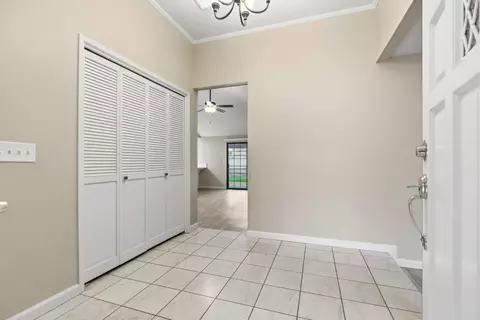 Entry Way - 2613 Mill Oak Dr, Modesto, CA 95355 photo 2 of 3