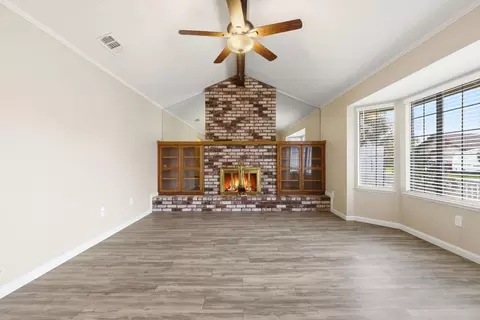 Living - 2613 Mill Oak Dr, Modesto, CA 95355 photo 2 of 5