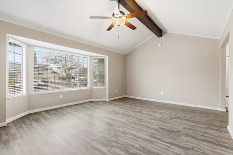 Living - 2613 Mill Oak Dr, Modesto, CA 95355 photo 3 of 5