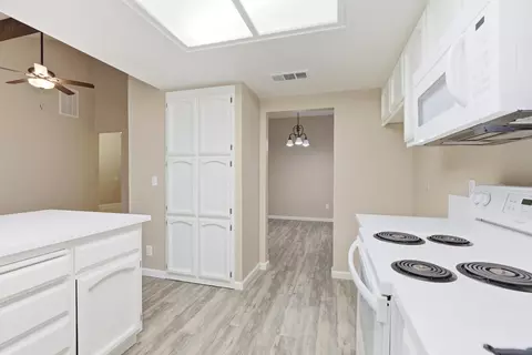 Kitchen - 2613 Mill Oak Dr, Modesto, CA 95355 photo 4 of 4