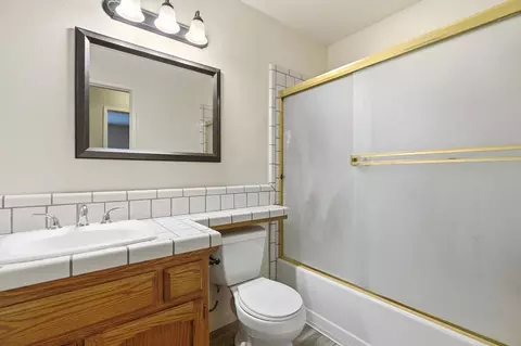 Bath - 2613 Mill Oak Dr, Modesto, CA 95355 photo 1 of 2