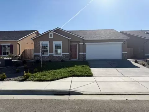 1204 E Orange St, Avenal, CA 93204