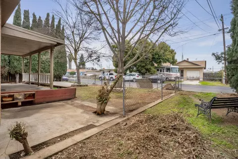 Exterior - 2344 Regal Rd, Modesto, CA 95358 photo 2 of 6