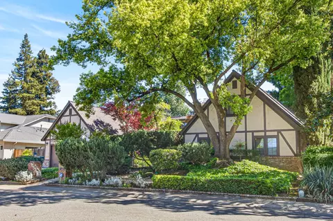 9818 Mira Del Rio Dr, Sacramento, CA 95827