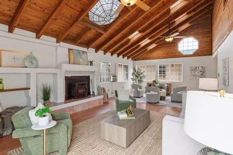 1006 W Benjamin Holt Dr, Stockton, CA 95207