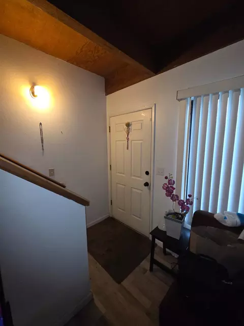 Entry Way - 573 North St, Corning, CA 96021 photo 1 of 4