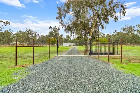13435 Bennett Rd, Herald, CA 95638 photo 2