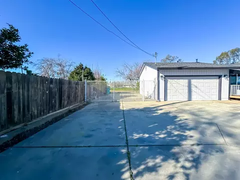 Exterior - 4804 Powerline Rd, Olivehurst, CA 95961 photo 7 of 23
