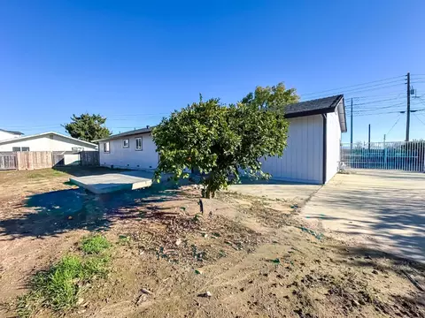 Exterior - 4804 Powerline Rd, Olivehurst, CA 95961 photo 14 of 23