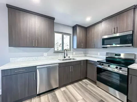 Kitchen - 4804 Powerline Rd, Olivehurst, CA 95961 photo 5 of 7