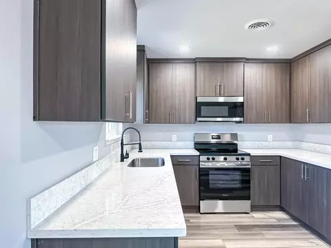 Kitchen - 4804 Powerline Rd, Olivehurst, CA 95961 photo 4 of 7