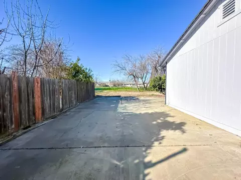 Exterior - 4804 Powerline Rd, Olivehurst, CA 95961 photo 19 of 23