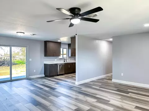 Living - 4804 Powerline Rd, Olivehurst, CA 95961 photo 5 of 8