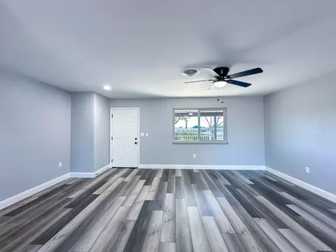 Living - 4804 Powerline Rd, Olivehurst, CA 95961 photo 4 of 8