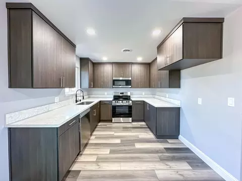 Kitchen - 4804 Powerline Rd, Olivehurst, CA 95961 photo 3 of 7
