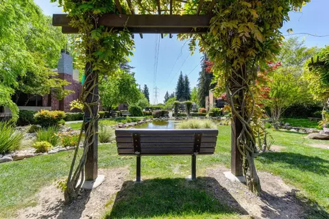 788 Woodside Ln #6, Sacramento, CA 95825