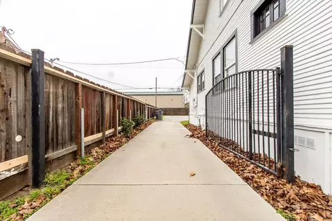 737 E Main St, Turlock, CA 95380 photo 4