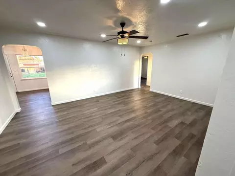 520 Colfax Ave, Modesto, CA 95354 photo 2