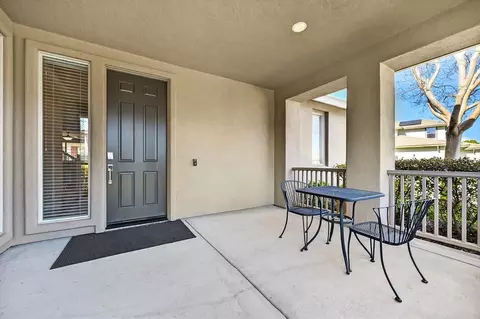 Exterior - 2090 Roy Ranch Way, Plumas Lake, CA 95961 photo 6 of 16
