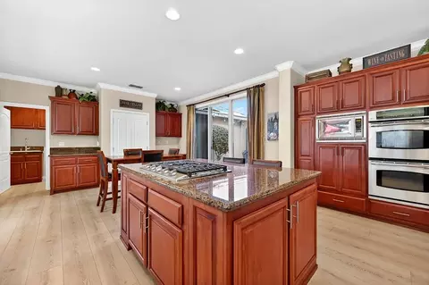 Kitchen - 2090 Roy Ranch Way, Plumas Lake, CA 95961 photo 4 of 8