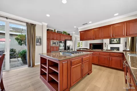 Kitchen - 2090 Roy Ranch Way, Plumas Lake, CA 95961 photo 6 of 8