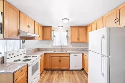 Kitchen - 1651 3rd Ave, Olivehurst, CA 95961 photo 7 of 11