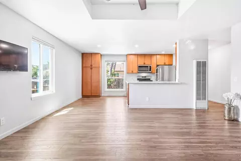 Living - 1651 3rd Ave, Olivehurst, CA 95961 photo 2 of 7