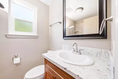 Bath - 1651 3rd Ave, Olivehurst, CA 95961 photo 2 of 5