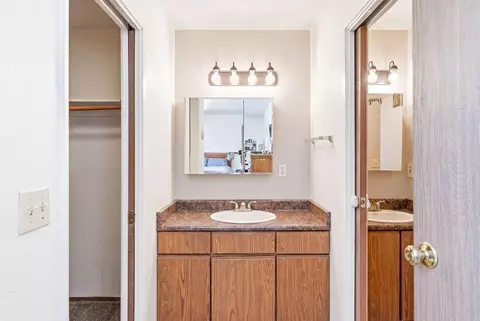 Bath - 1651 3rd Ave, Olivehurst, CA 95961 photo 4 of 5