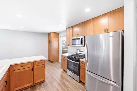 Kitchen - 1651 3rd Ave, Olivehurst, CA 95961 photo 3 of 11