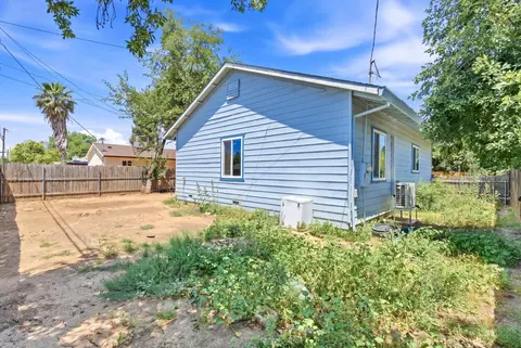 Exterior - 1651 3rd Ave, Olivehurst, CA 95961 photo 3 of 6