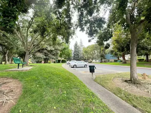 Exterior - 4016 Knoll Top Ct, Carmichael, CA 95608 photo 7 of 14