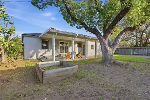 Exterior - 217 Gregory Ln, Modesto, CA 95354 photo 5 of 5