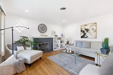 Living - 217 Gregory Ln, Modesto, CA 95354 photo 2 of 3