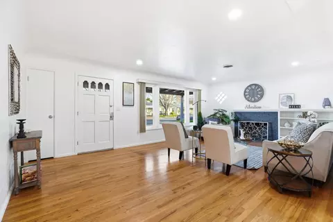 Living - 217 Gregory Ln, Modesto, CA 95354 photo 3 of 3
