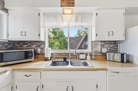 Kitchen - 29667 Lassen Dr, Long Barn, CA 95335 photo 3 of 6